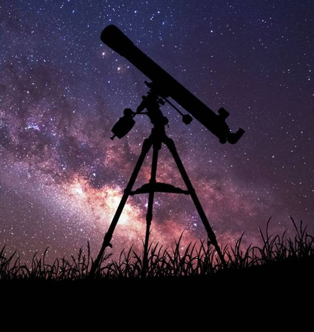 Skyoptics teleskop pod zvezdanim nebom